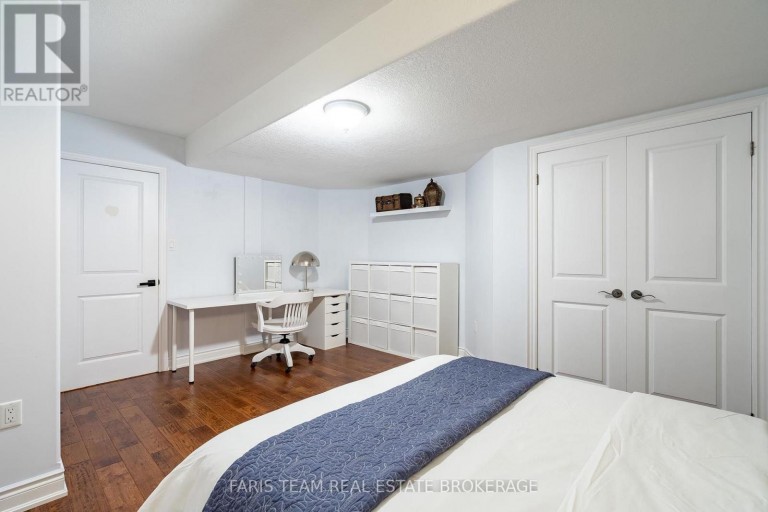 2 HARRY PARKER PLACE, Adjala-Tosorontio (Everett), Ontario, L0M1J0