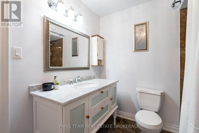 2 HARRY PARKER PLACE, Adjala-Tosorontio (Everett), Ontario, L0M1J0