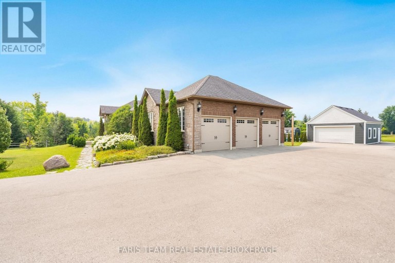 2 HARRY PARKER PLACE, Adjala-Tosorontio (Everett), Ontario, L0M1J0