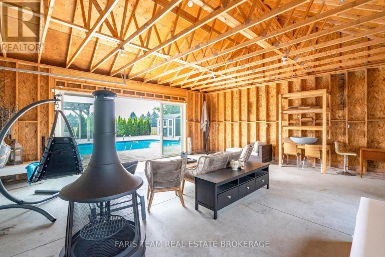 2 HARRY PARKER PLACE, Adjala-Tosorontio (Everett), Ontario, L0M1J0