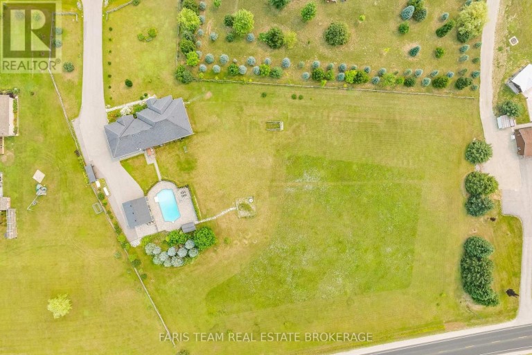 2 HARRY PARKER PLACE, Adjala-Tosorontio (Everett), Ontario, L0M1J0