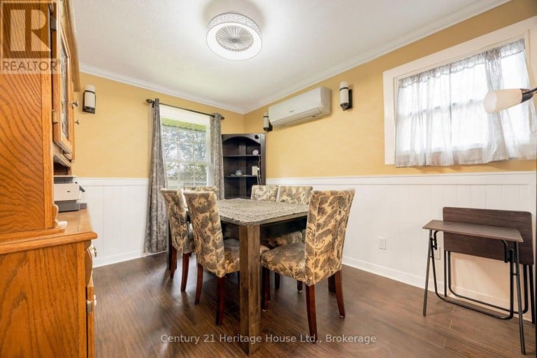 102 STEWART AVENUE, Cambridge, Ontario, N1R2T9