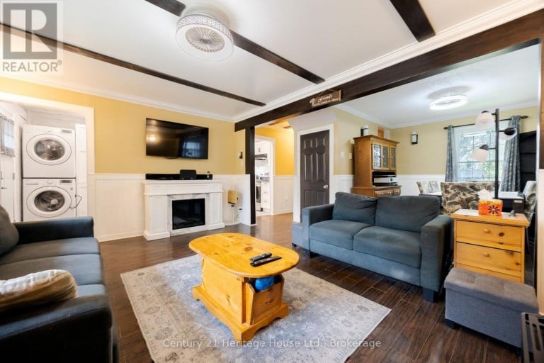 102 STEWART AVENUE, Cambridge, Ontario, N1R2T9