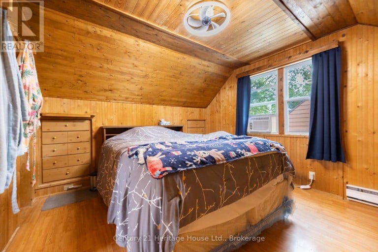 102 STEWART AVENUE, Cambridge, Ontario, N1R2T9