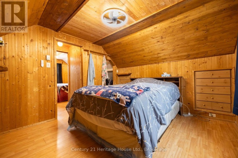 102 STEWART AVENUE, Cambridge, Ontario, N1R2T9