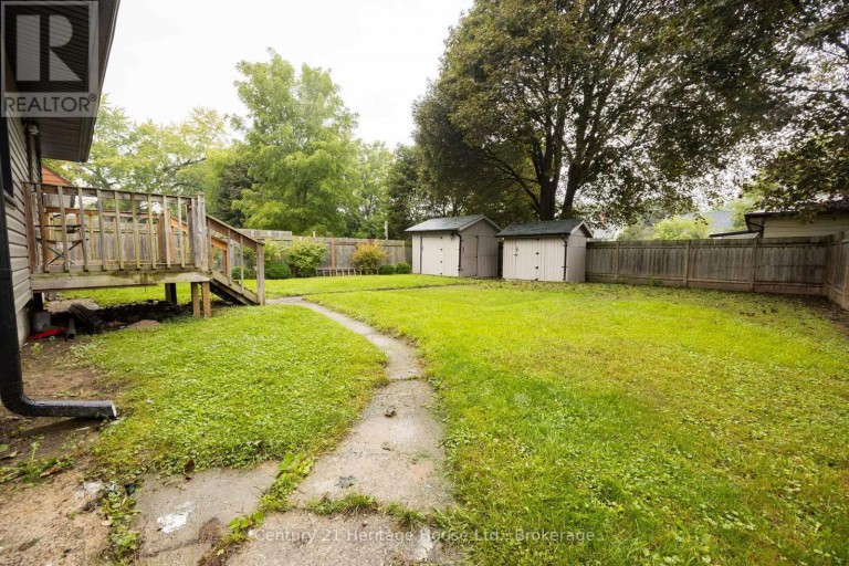 102 STEWART AVENUE, Cambridge, Ontario, N1R2T9