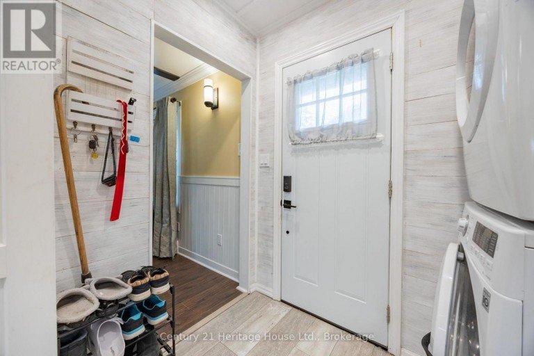 102 STEWART AVENUE, Cambridge, Ontario, N1R2T9