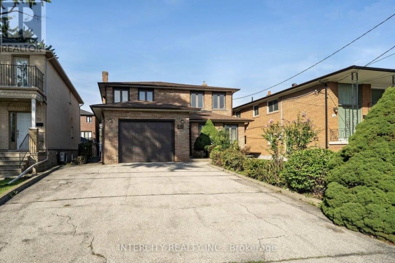 72 CHISWICK AVENUE, Toronto (Brookhaven-Amesbury), Ontario, M6M4V3