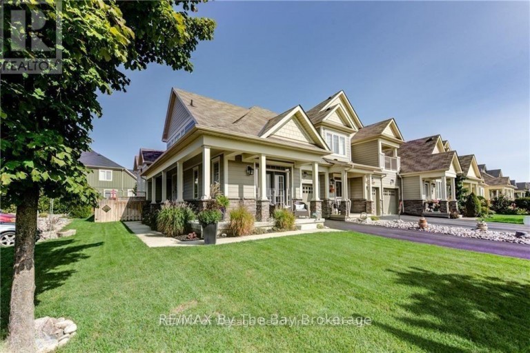 300 STONEBRIDGE BOULEVARD, Wasaga Beach, Ontario, L9Z0E7