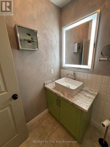 300 STONEBRIDGE BOULEVARD, Wasaga Beach, Ontario, L9Z0E7