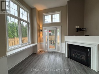 300 STONEBRIDGE BOULEVARD Wasaga Beach Ontario photo 9