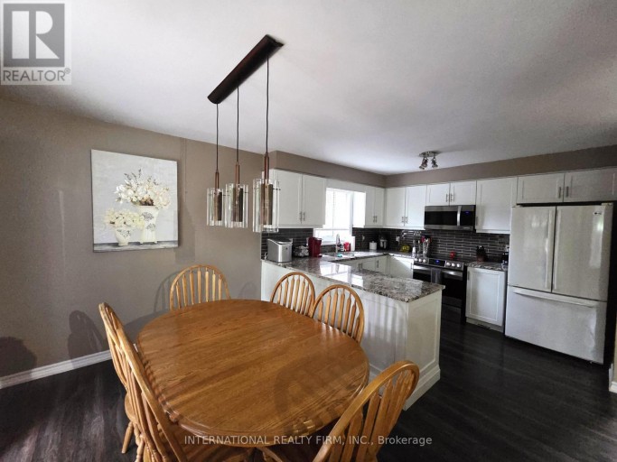 132 ESTHER DRIVE, Barrie (Painswick South), Ontario, L4N0V5