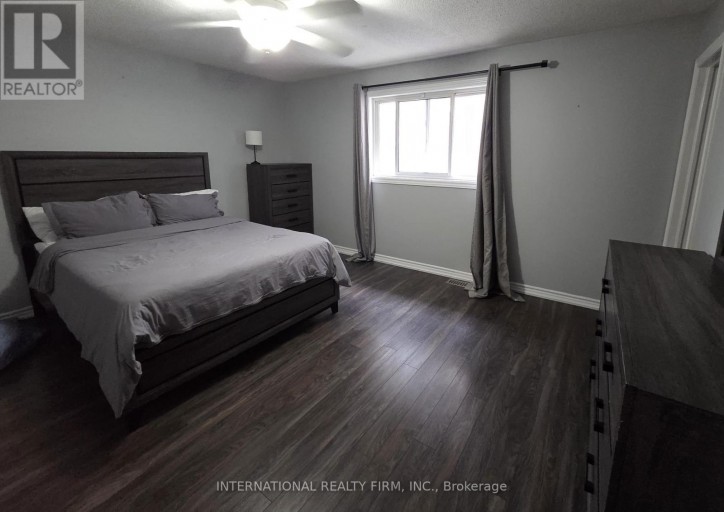 132 ESTHER DRIVE, Barrie (Painswick South), Ontario, L4N0V5
