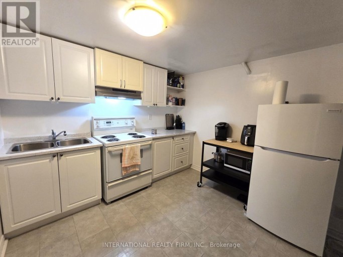 132 ESTHER DRIVE, Barrie (Painswick South), Ontario, L4N0V5