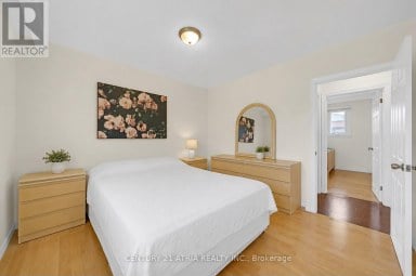 110 HARDING AVENUE Toronto (Brookhaven-Amesbury) Ontario photo 12