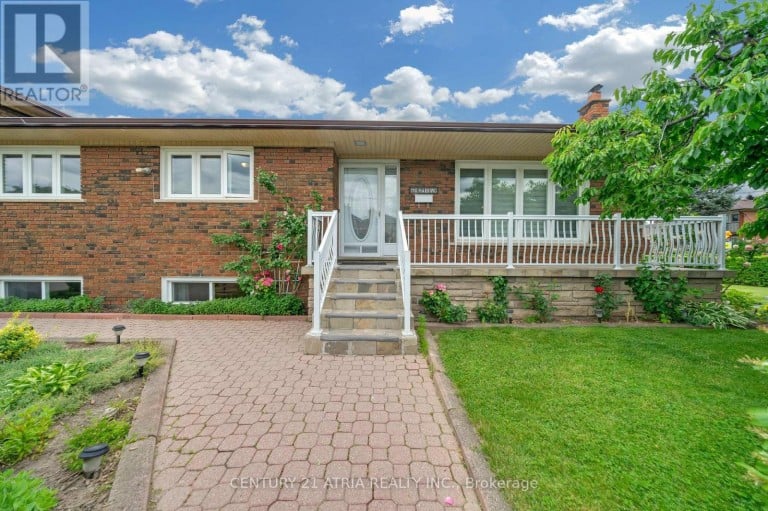 110 HARDING AVENUE, Toronto (Brookhaven-Amesbury), Ontario, M6M3A6