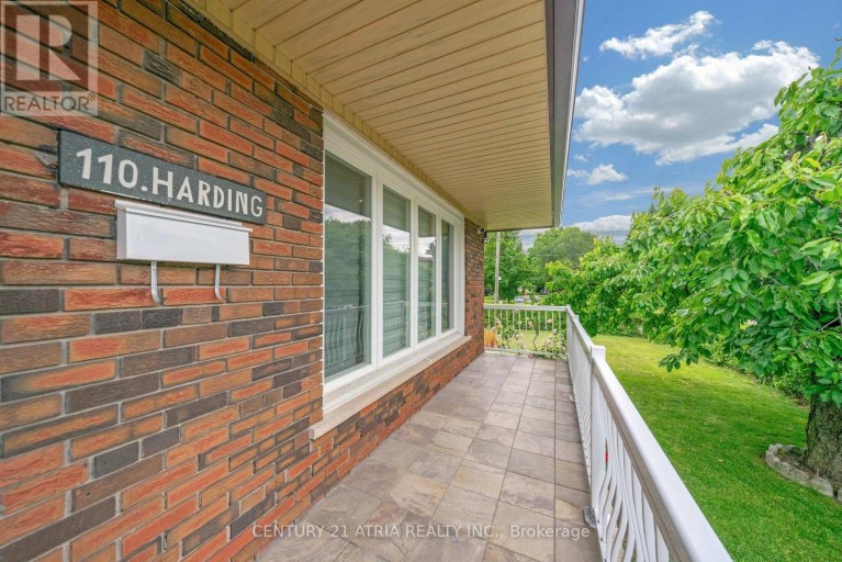 110 HARDING AVENUE, Toronto (Brookhaven-Amesbury), Ontario, M6M3A6