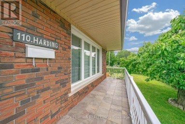110 HARDING AVENUE Toronto (Brookhaven-Amesbury) Ontario photo 4
