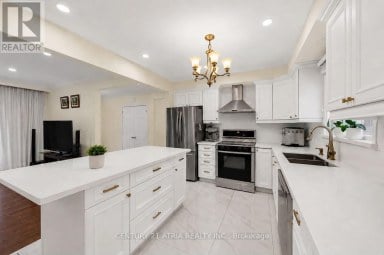 110 HARDING AVENUE Toronto (Brookhaven-Amesbury) Ontario photo 8