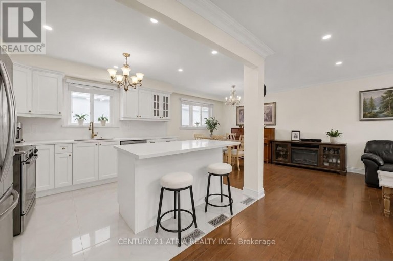 110 HARDING AVENUE, Toronto (Brookhaven-Amesbury), Ontario, M6M3A6