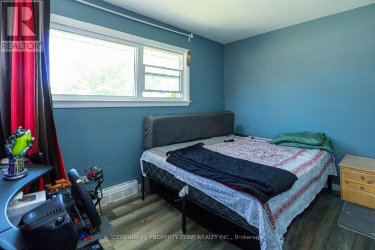 221 STARLIGHT AVENUE, London East (East H), Ontario, N5W4X8