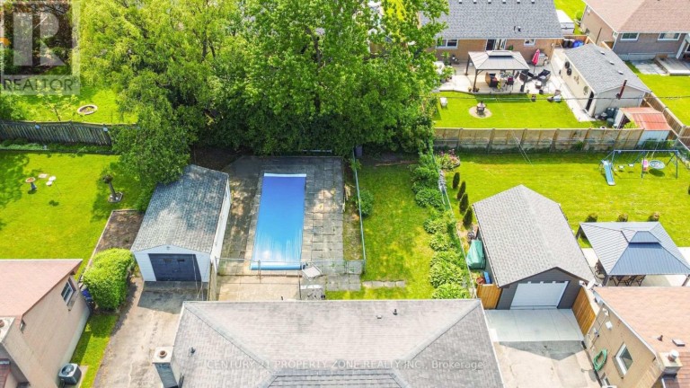 221 STARLIGHT AVENUE, London East (East H), Ontario, N5W4X8
