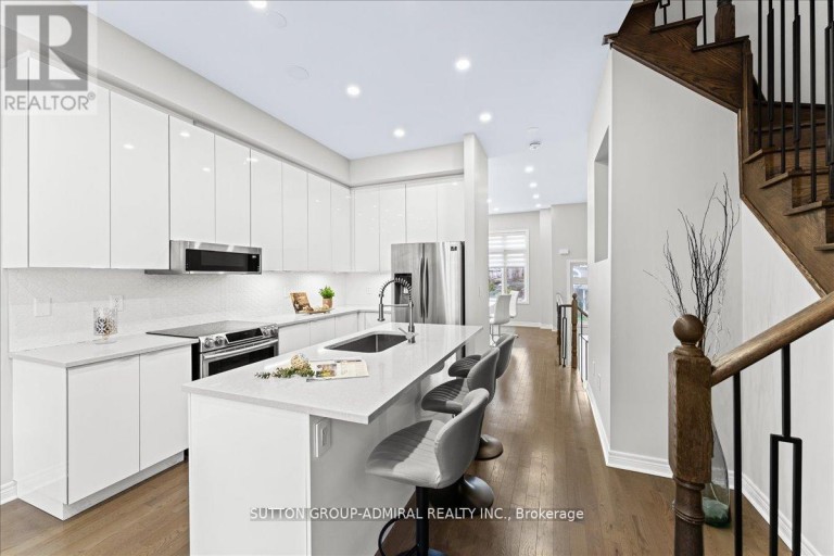 131 LEBOVIC CAMPUS DRIVE, Vaughan (Patterson), Ontario, L6A4J4