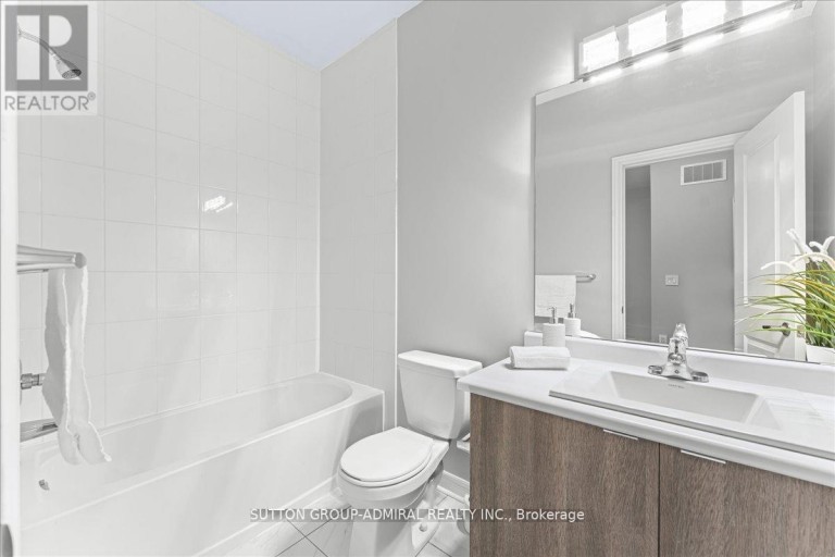 131 LEBOVIC CAMPUS DRIVE, Vaughan (Patterson), Ontario, L6A4J4