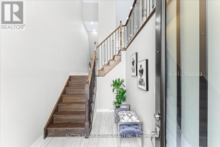 131 LEBOVIC CAMPUS DRIVE, Vaughan (Patterson), Ontario, L6A4J4