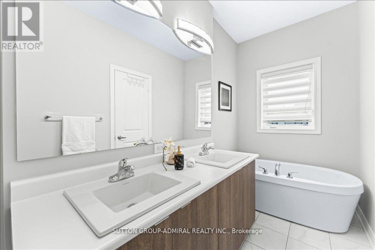 131 LEBOVIC CAMPUS DRIVE, Vaughan (Patterson), Ontario, L6A4J4