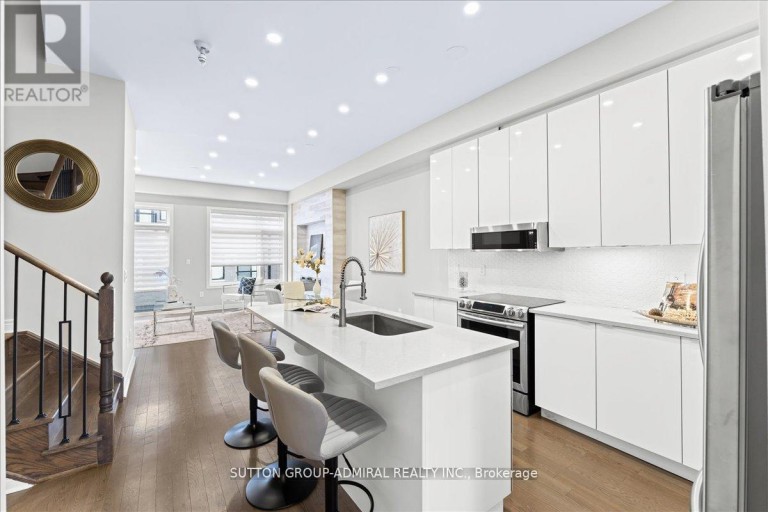 131 LEBOVIC CAMPUS DRIVE, Vaughan (Patterson), Ontario, L6A4J4