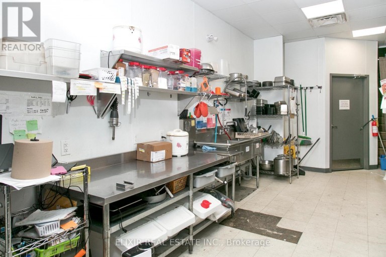337 OUELLETTE AVENUE, Windsor, Ontario, N9A4J1