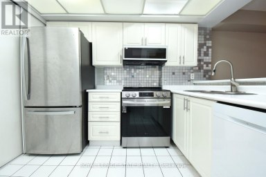 215 - 175 CEDAR AVENUE Richmond Hill (Harding) Ontario photo 3