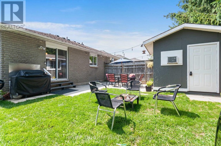 174 SUNDEW DRIVE, Barrie (Holly), Ontario, L4N9N1