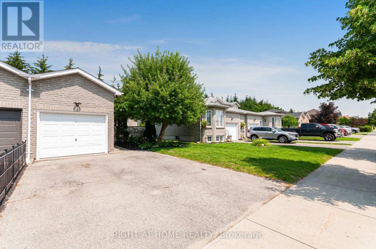 174 SUNDEW DRIVE, Barrie (Holly), Ontario, L4N9N1