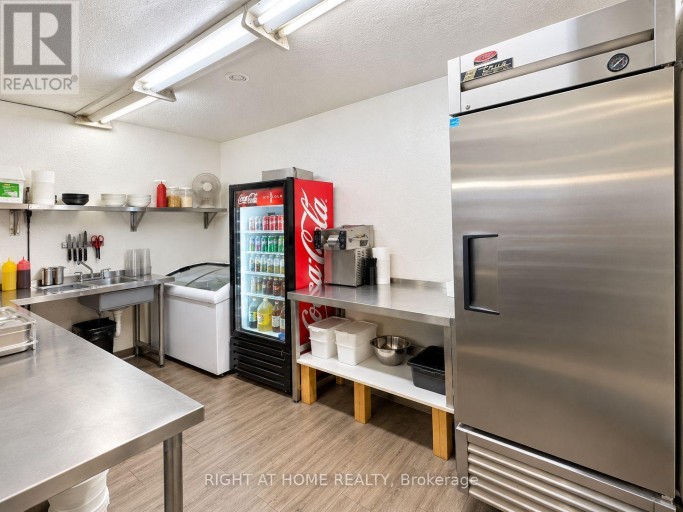 3930 KEELE STREET, Toronto (York University Heights), Ontario, M3J1N8