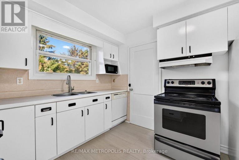 338 MILLBANK DRIVE, London South (South S), Ontario, N6C4W2