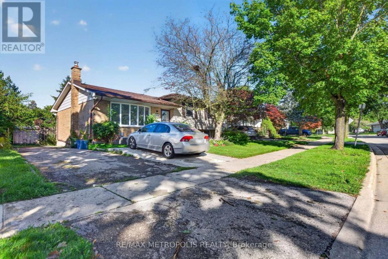 338 MILLBANK DRIVE, London South (South S), Ontario, N6C4W2
