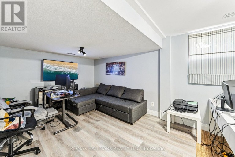 21 - 31 MOSS BOULEVARD, Hamilton (Dundas), Ontario, L9H7A6