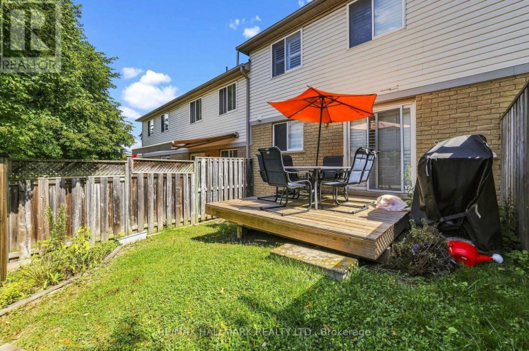 21 - 31 MOSS BOULEVARD, Hamilton (Dundas), Ontario, L9H7A6