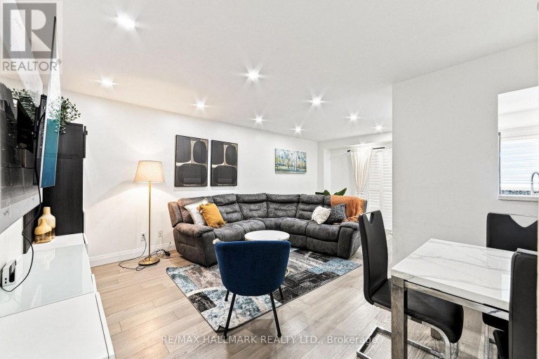 21 - 31 MOSS BOULEVARD, Hamilton (Dundas), Ontario, L9H7A6