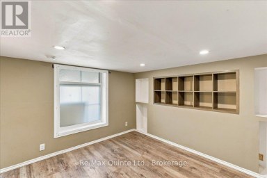 13 BOSWELL STREET Belleville (Belleville Ward) Ontario photo 11