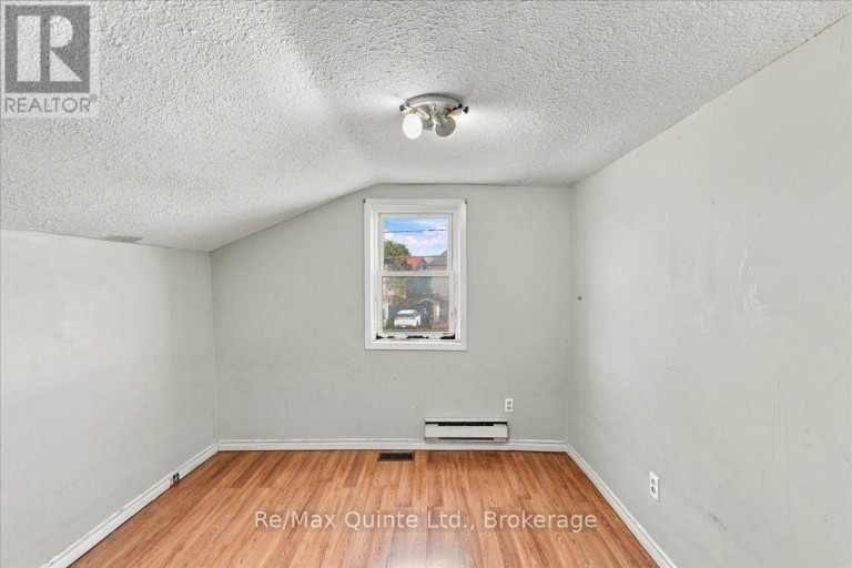 13 BOSWELL STREET, Belleville (Belleville Ward), Ontario, K8P3K7