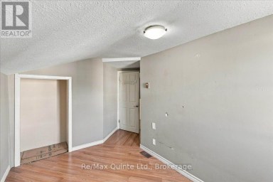 13 BOSWELL STREET Belleville (Belleville Ward) Ontario photo 17