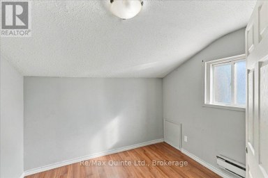 13 BOSWELL STREET Belleville (Belleville Ward) Ontario photo 18
