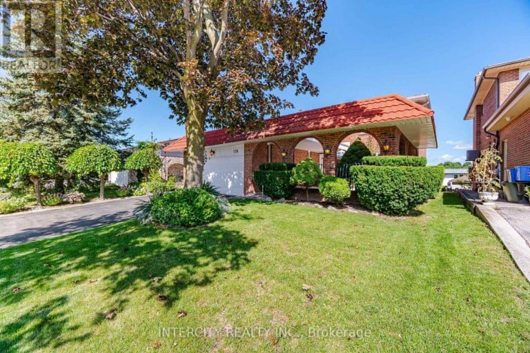 146 JULES AVENUE, Vaughan (East Woodbridge), Ontario, L4L1Y3