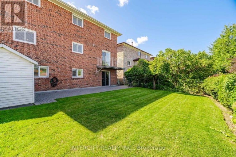 146 JULES AVENUE, Vaughan (East Woodbridge), Ontario, L4L1Y3