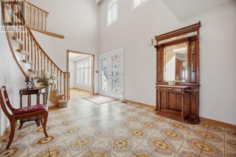 146 JULES AVENUE, Vaughan (East Woodbridge), Ontario, L4L1Y3
