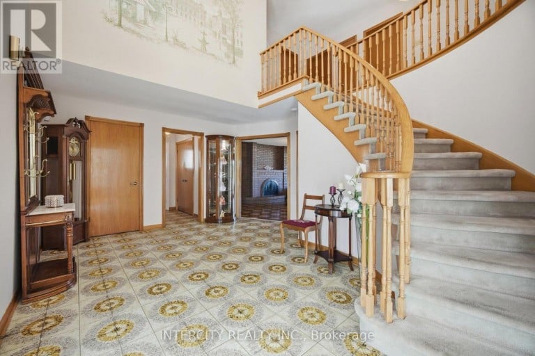 146 JULES AVENUE, Vaughan (East Woodbridge), Ontario, L4L1Y3