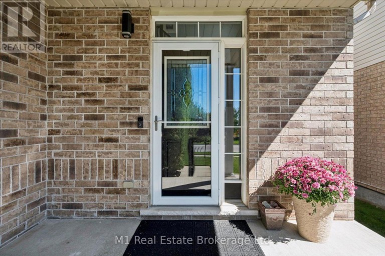 61 SUMMIT RIDGE DRIVE, Guelph (Grange Road), Ontario, N1E0B8